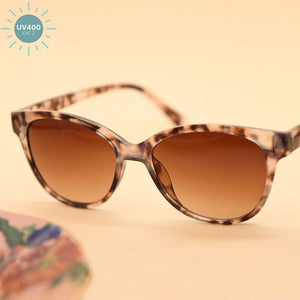 
            
                Load image into Gallery viewer, Classic frame taupe tortoiseshell sunglasses
            
        