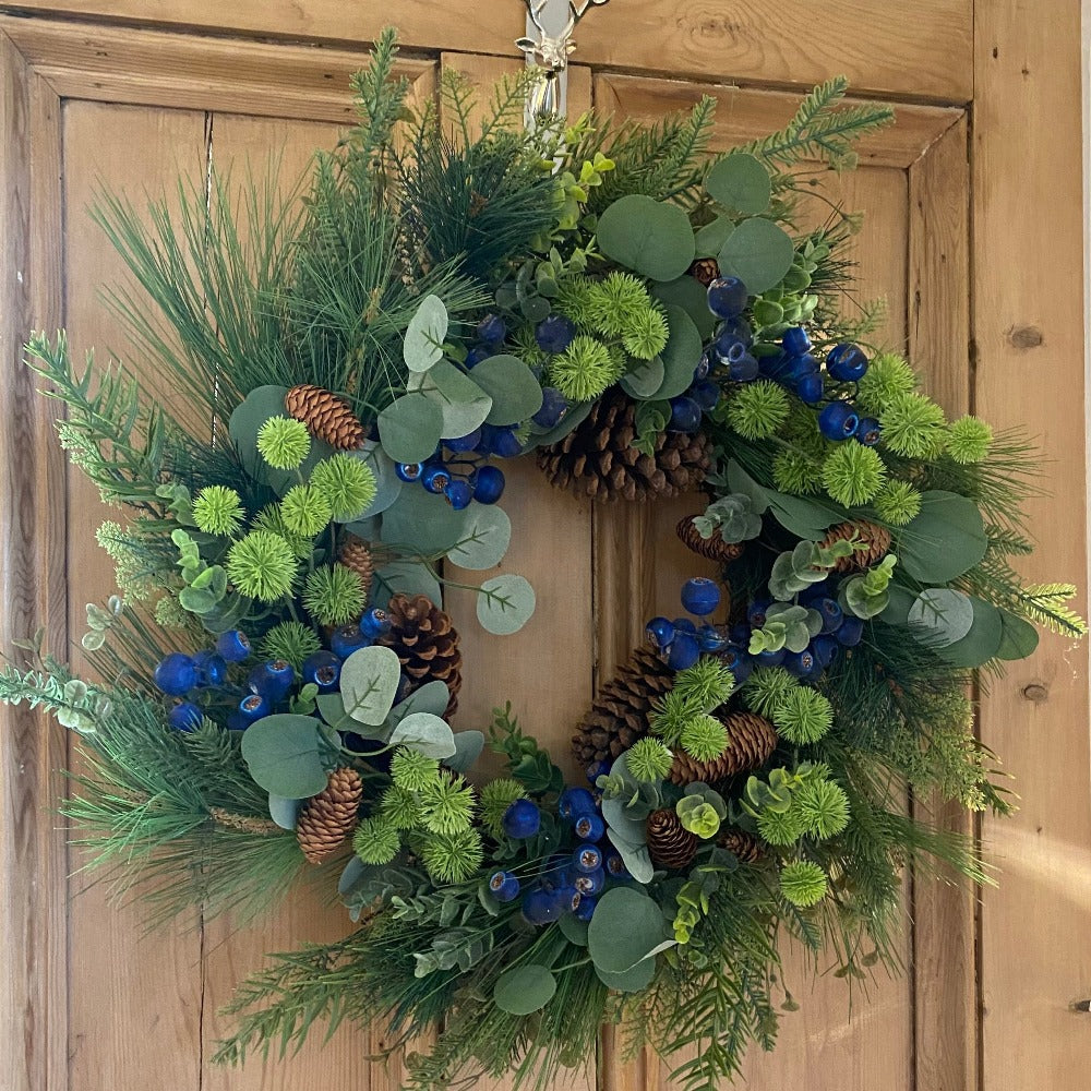 24 Inch Xmas Wreath With Blue Berries with Lights