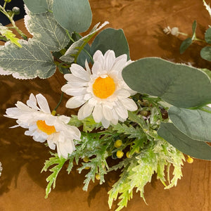 
            
                Load image into Gallery viewer, Daisy Garden Garland
            
        
