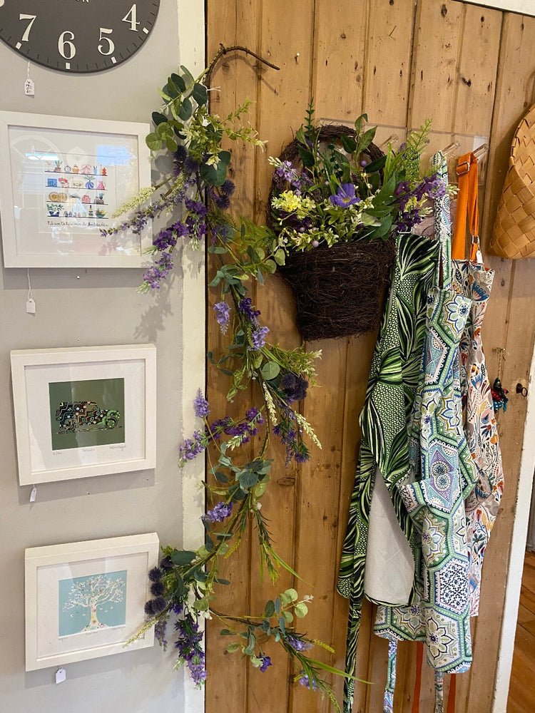 
            
                Load image into Gallery viewer, Lavender and Eucalyptus Floral Garland
            
        